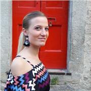 Laureata in Lingue e Letterature Straniere offro maturata esperienza nel campo di AIUTO COMPITI / LEZIONI PRIVATE / RIPETIZIONI